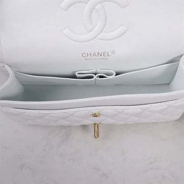 CHANEL Classic Flap Medium