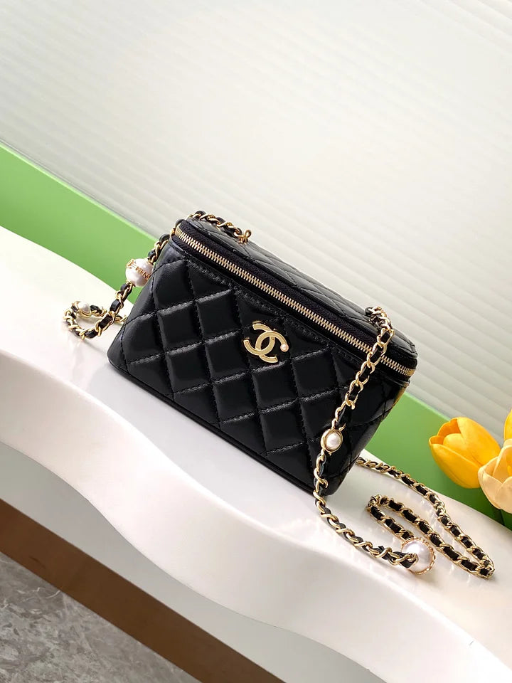 Chanel VANITY WITH CHAIN