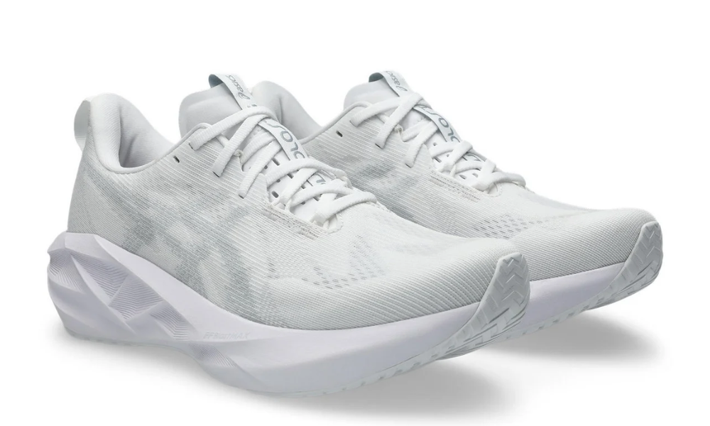 Asics Novablast 5  'White / Piedmont Grey'