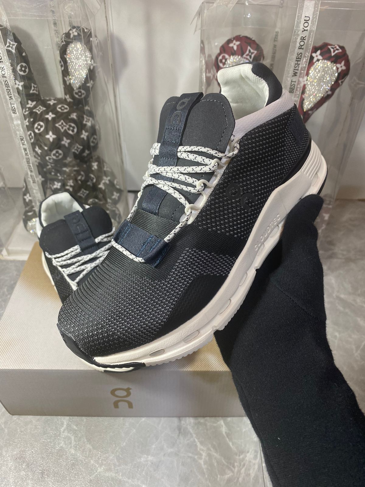 QC On Running Cloud Nova Black White