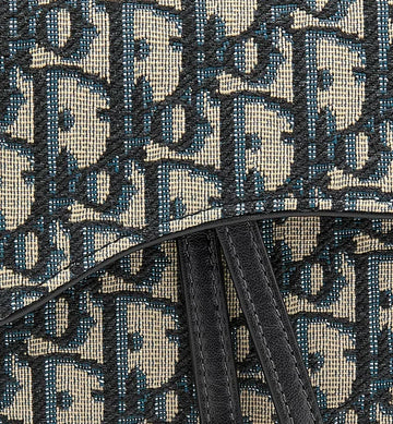 Small Saddle Pouch with Chain