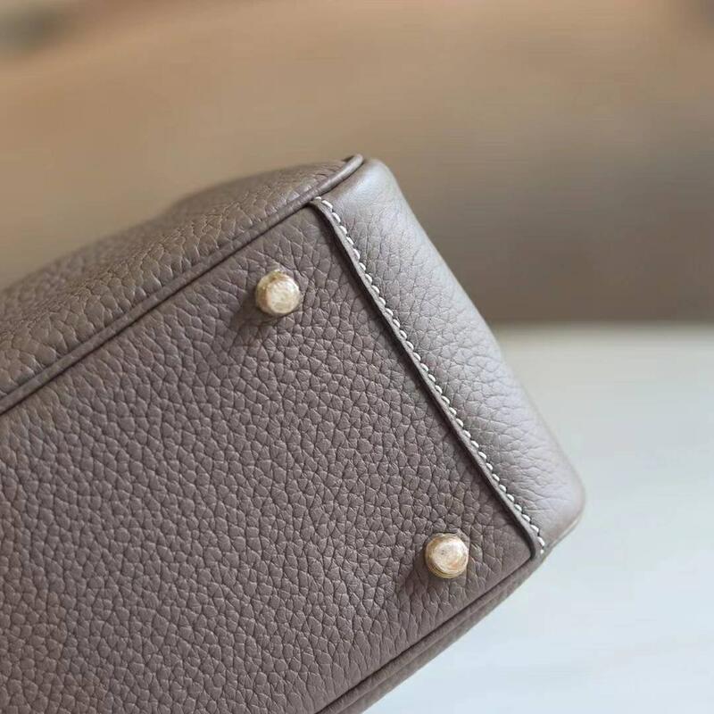Hermes mini lindy TC 20 elephant gray gold buckle