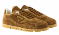 Prada Sneakers Trail en veau velours délavé 