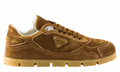 Prada Sneakers Trail en veau velours délavé 