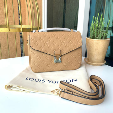 Louis Vuitton Purse