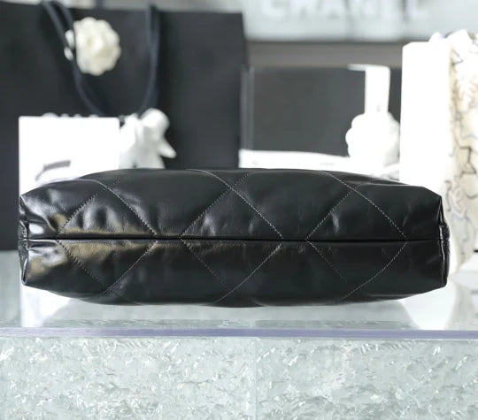 CHANEL 22 HANDBAG