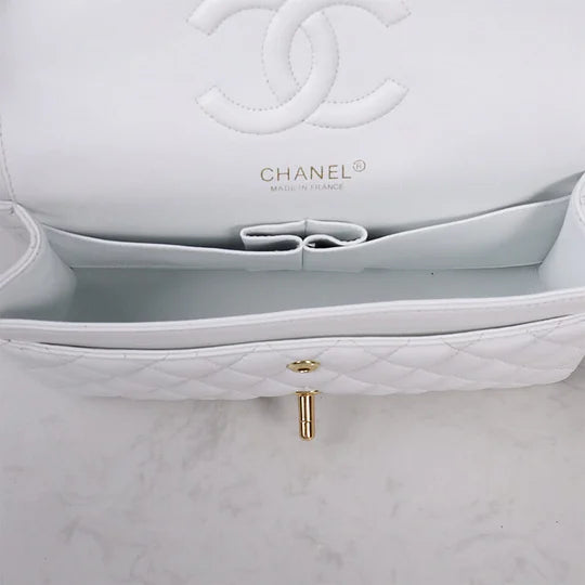 CHANEL Classic Flap Medium
