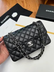 SMALL CLASSIC HANDBAG