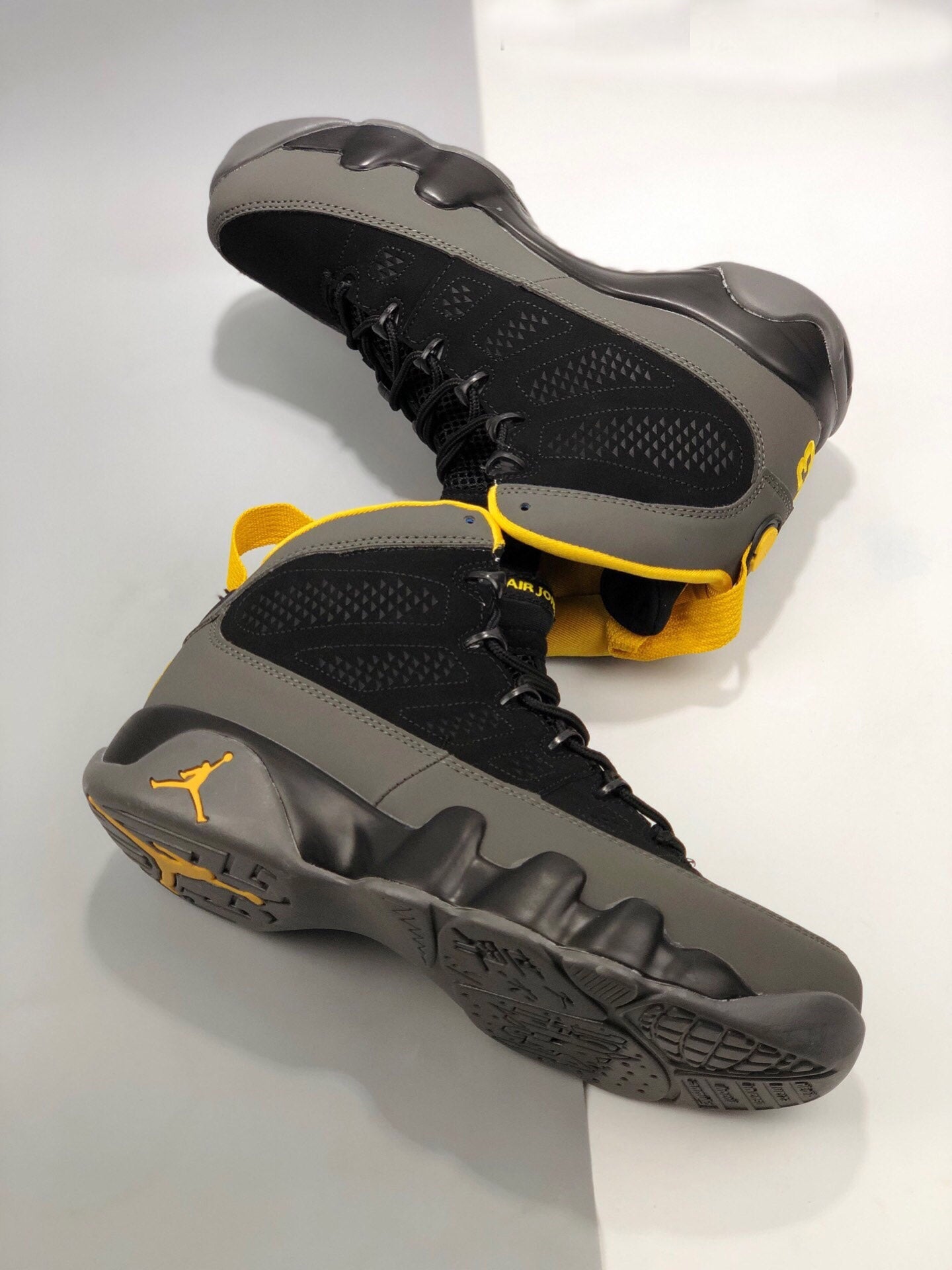 nike air jordan 9 university gold