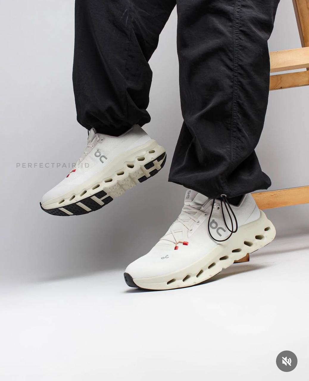 Loewe X On Cloudtilt 2.0 Running Shoes Full White