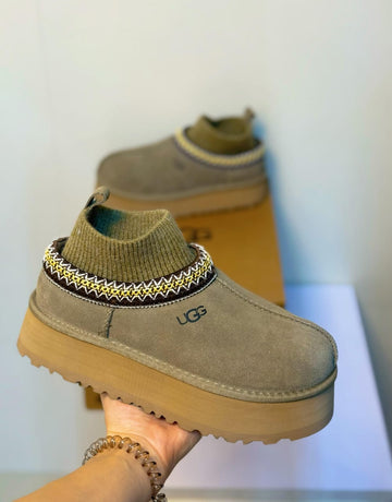 UGG Classic Mini II