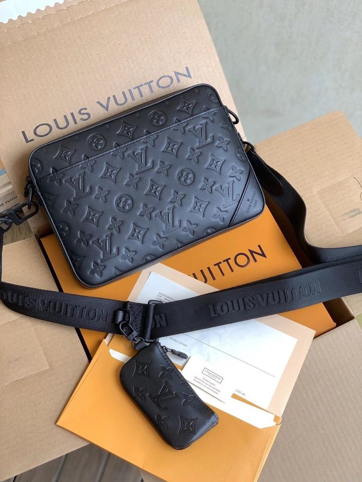 Louis Vuitton Hand-Bag