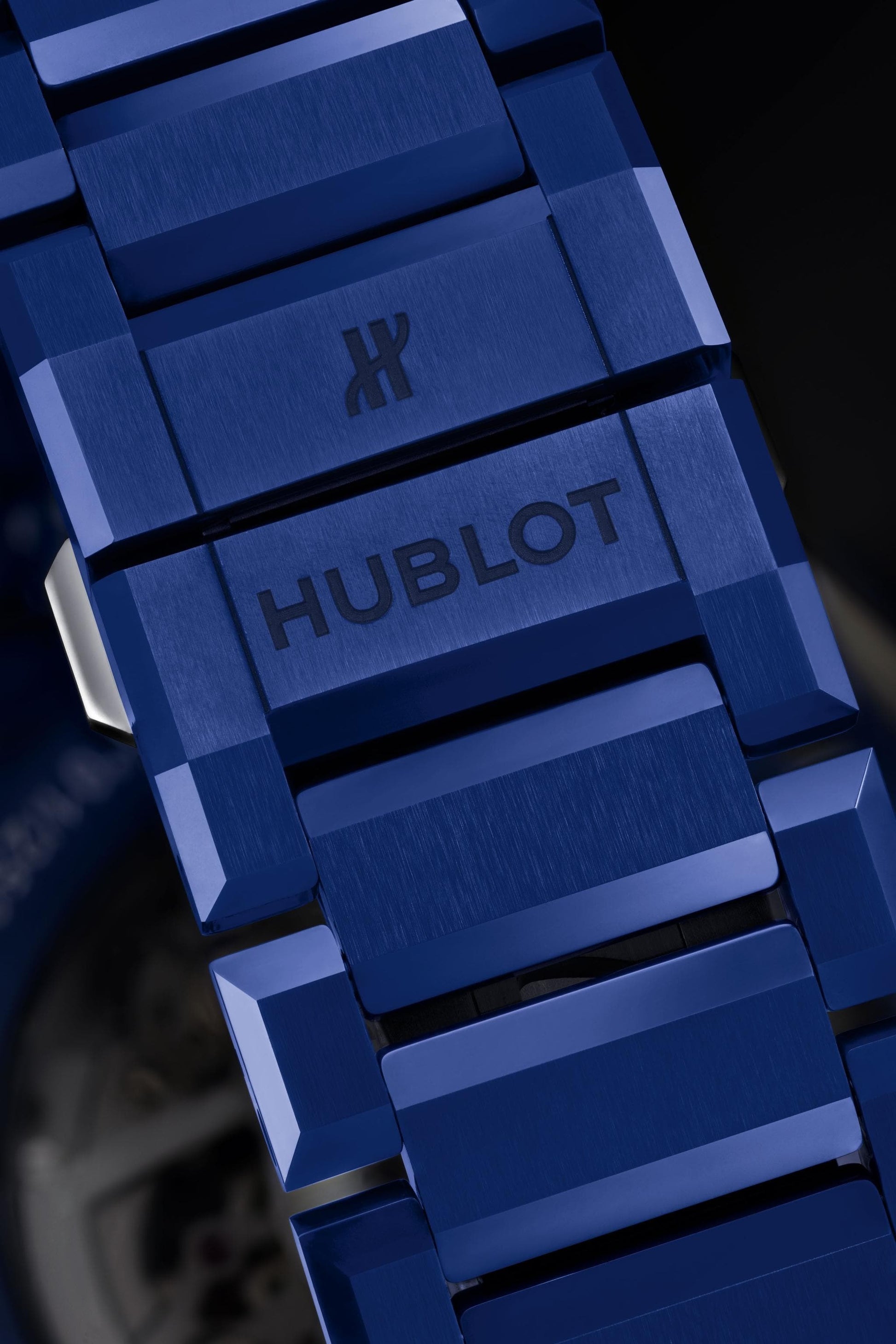 HUBLOT BIG BANG INTEGRATED BLUE INDIGO CERAMIC Limited Edition 250 pieces 451.EX.5129.EX