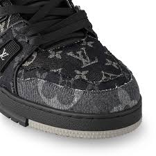 LOUIS VUITTON LV TRAINER BLACK
