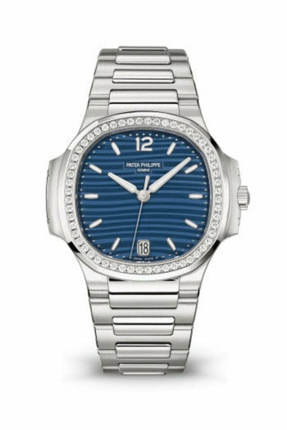 Patek Philippe Nautilus 7118/1200A-001 Stainless Steel Self-Winding Luxury Watch