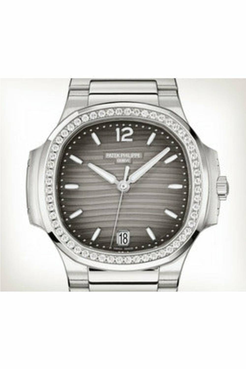 Patek Philippe Nautilus Ref 7118/1200A-011 Luxury Automatic Wristwatch