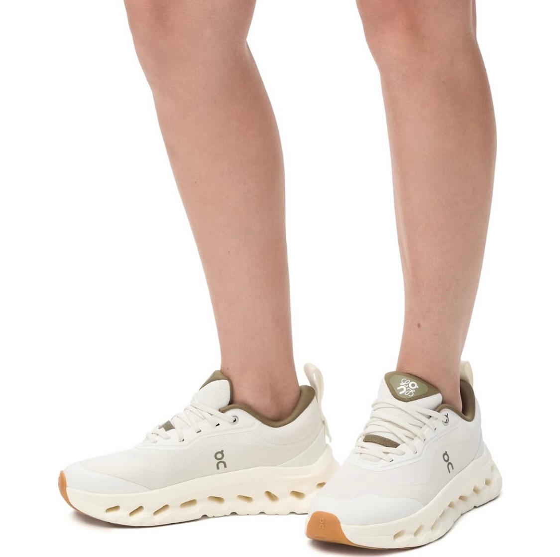LOEWE White / Brown x On Cloudtilt 2.0